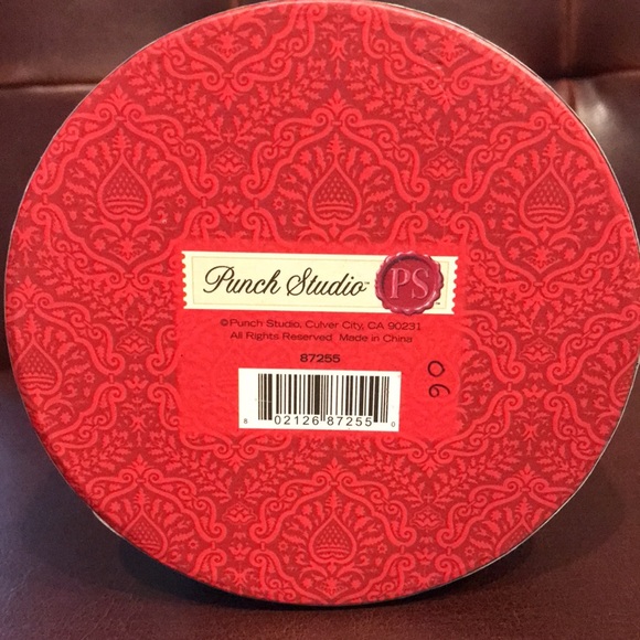 Sale 🛍Beautiful vintage Punch Studio storage box - Picture 3 of 5